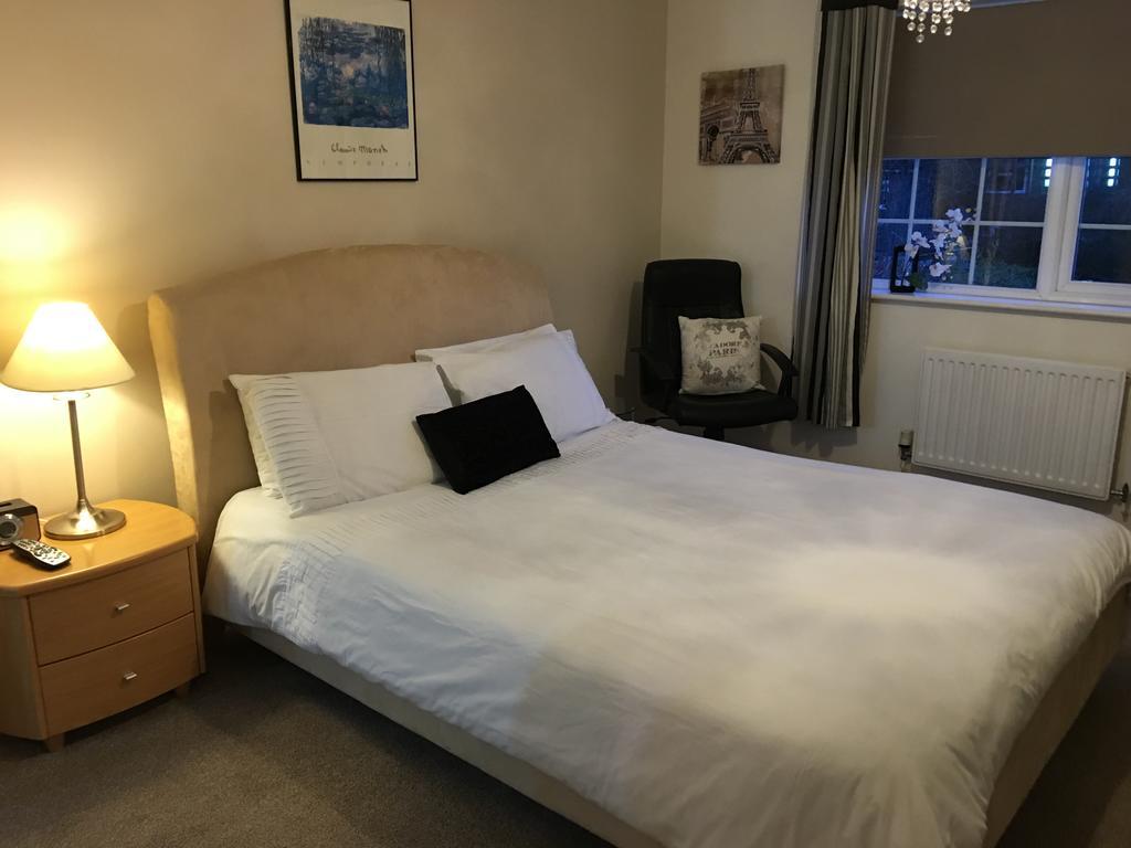 Sleepneat Bed & Breakfast Ascot  Bagian luar foto