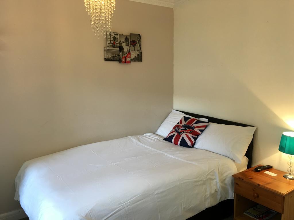 Sleepneat Bed & Breakfast Ascot  Ruang foto