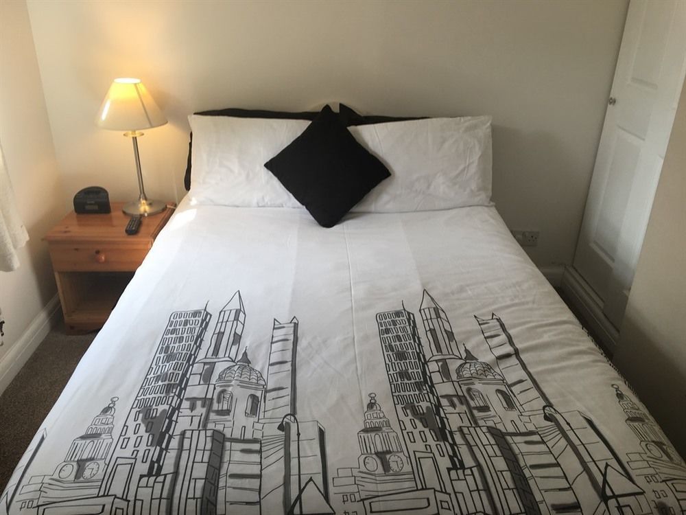 Sleepneat Bed & Breakfast Ascot  Bagian luar foto