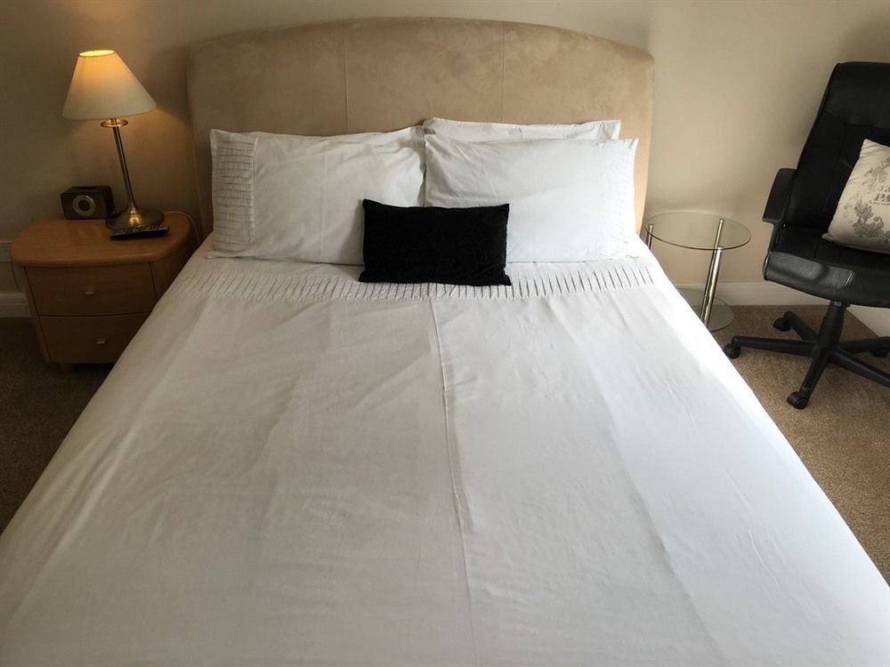 Sleepneat Bed & Breakfast Ascot  Bagian luar foto