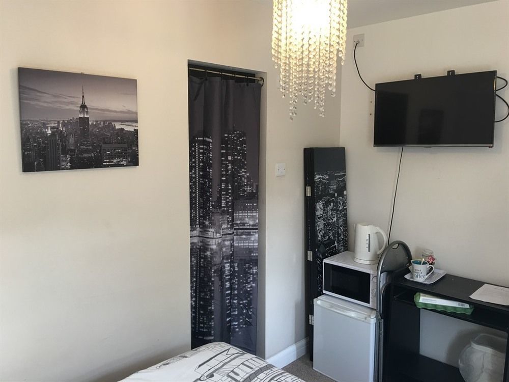 Sleepneat Bed & Breakfast Ascot  Bagian luar foto